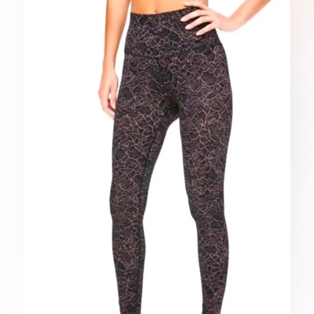 RARE LULULEMON LEGGINGS